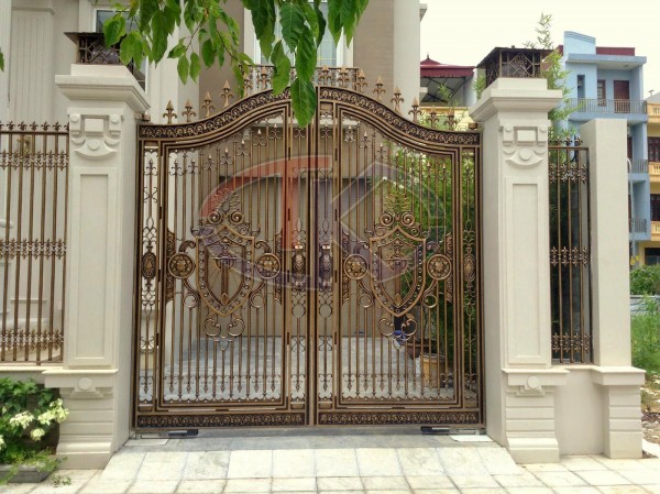 Aluminium casting gate and door