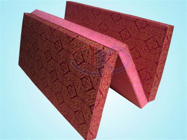 PE foam foldable mattress 1m2 x 1m9