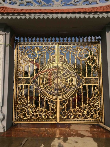 Iron casting gate and door