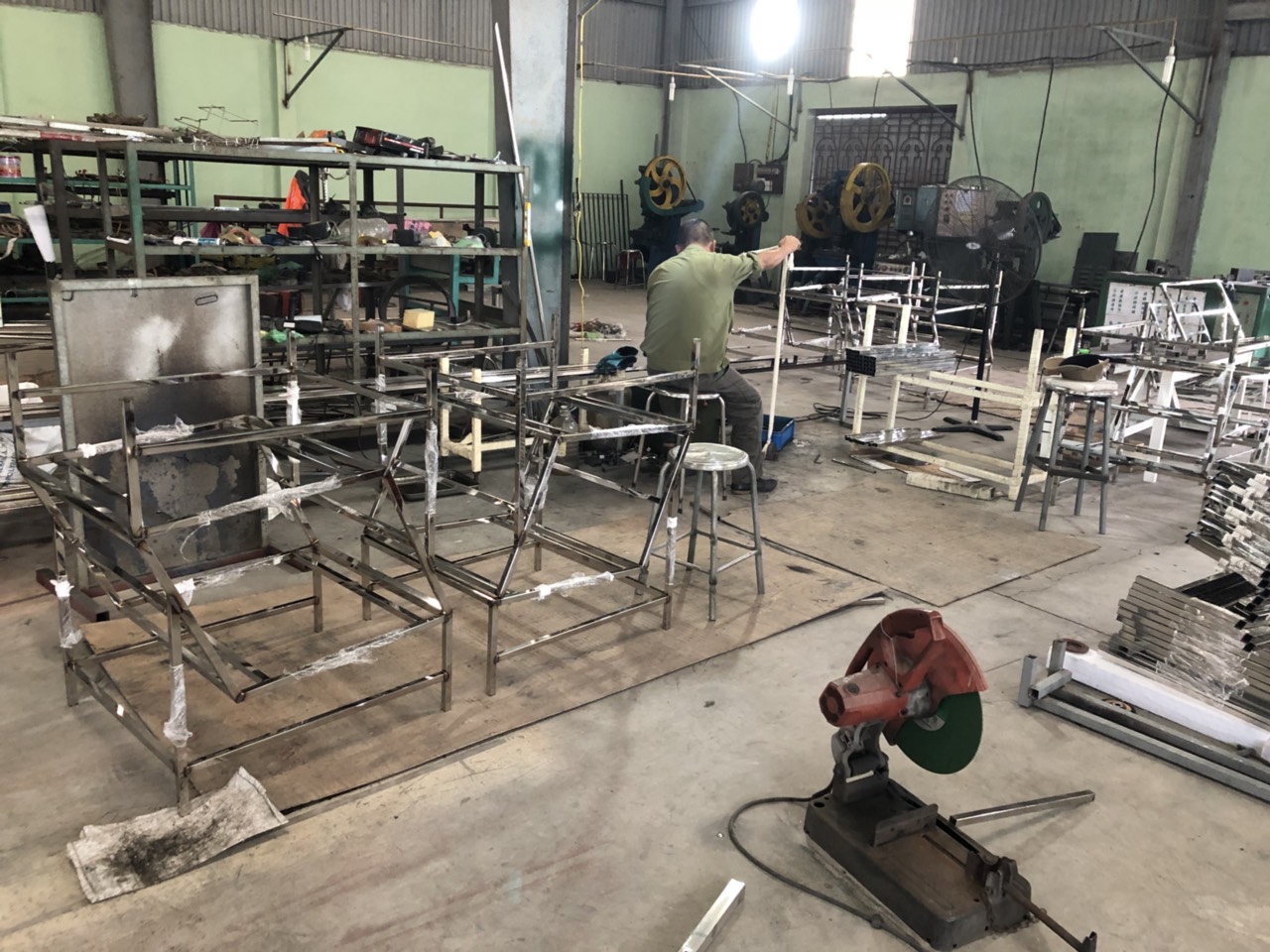 Mirror polished stainless steel table manufacturer Vietnam