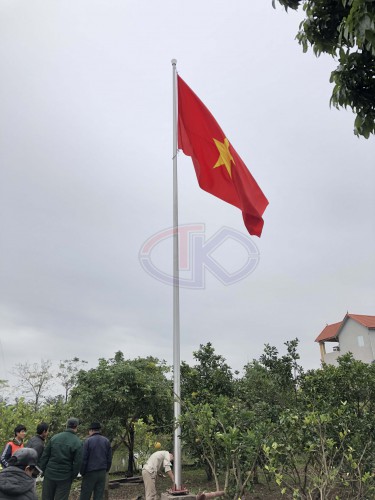 Lắp đặt cột cờ xoay 360 tại đền thờ Quỳnh Hoa công chúa ở Thường Tín, Hà Nội