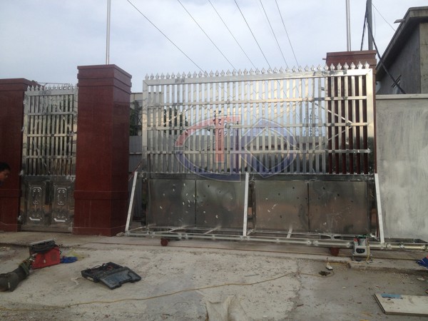 Lắp đặt cổng Inox tự động tại Chi nhánh Điện lực Kiến An, Hải Phòng