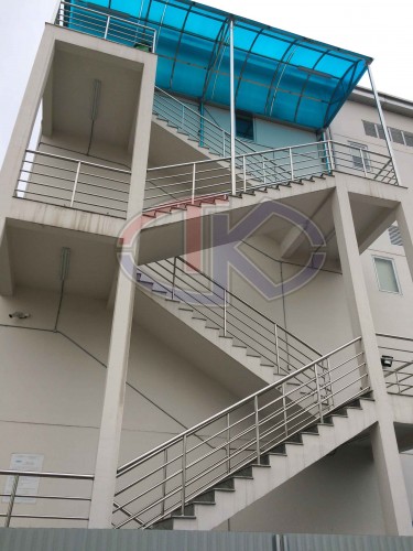 Thi công lan can, tay vịn cầu thang và cột cờ Inox 304 cho Giai đoạn I nhà máy Chilisin, KCN VSIP, Hải Phòng