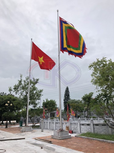 Lắp đặt cột cờ xoay 360 tại Đền thờ Khúc Thừa Dụ ở Ninh Giang, Hải Dương