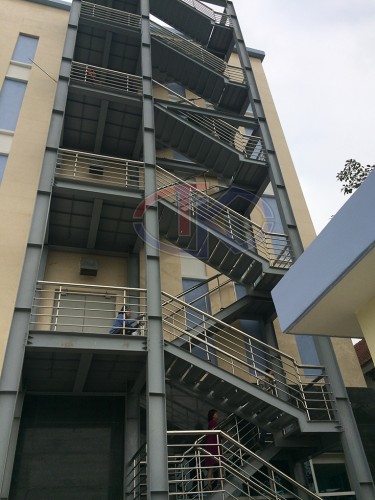 Thi công lan can cầu thang thoát hiểm Inox 304 tại Nhà KTX Công ty TNHH Jahwa Vina, Vĩnh Phúc